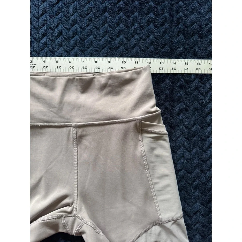 Lululemon Women's Forget The Sweat Tight Mesh Insert Pockets‎ Size 8